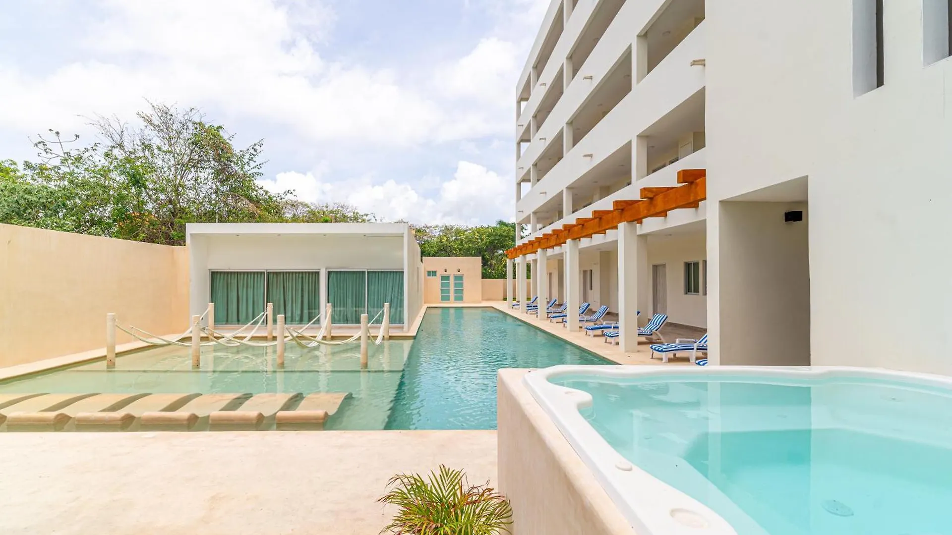 2 Bd Suite With Jungle View Balcony Gym Pool Hottub Playa del Carmen Tatil Evi