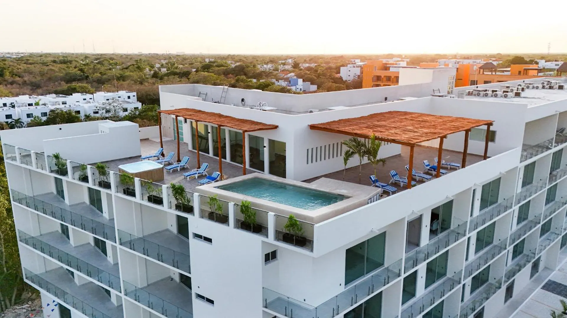 Tatil Evi 2 Bd Suite With Jungle View Balcony Gym Pool Hottub Playa del Carmen