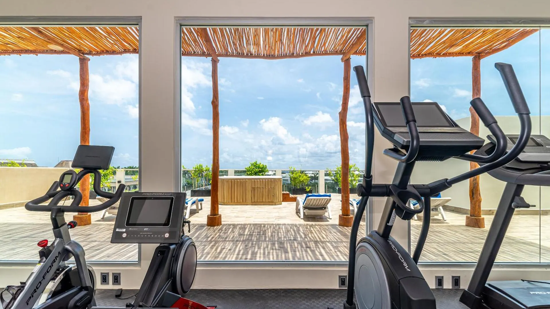 2 Bd Suite With Jungle View Balcony Gym Pool Hottub Playa del Carmen 0*,